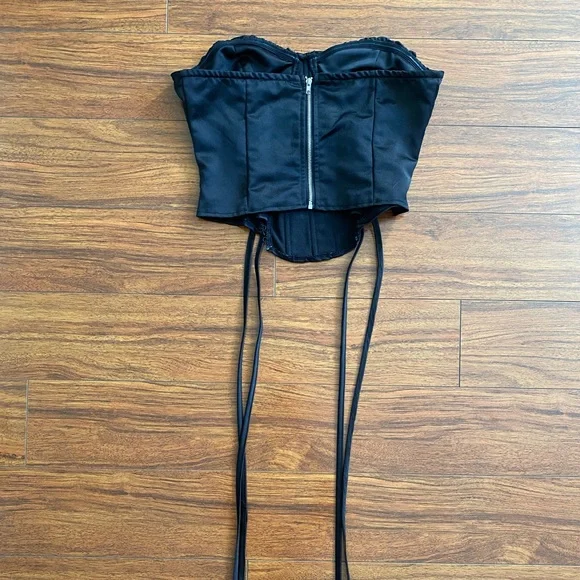 PrettyLittleThing Black Satin Double Lace Up Crop Corset Size 4 - Picture 3 of 9